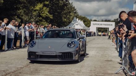 ポルシェ『911』初のハイブリッド誕生、3.6リットル電動ターボの「カレラGTS」