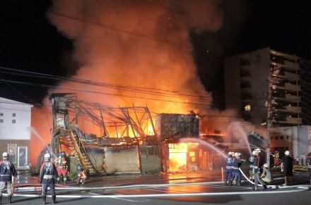 【詳報】岡山・中区で木材店と隣接の事務所全焼　けが人なし