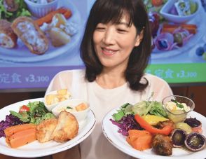 岡山産白桃とブドウ「定食」に　都内アンテナ店で魅力発信