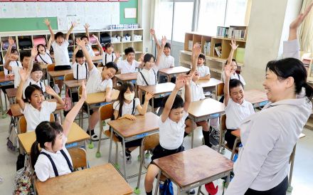 さあ夏休み　広島県内の小中学校で終業式や最後の授業