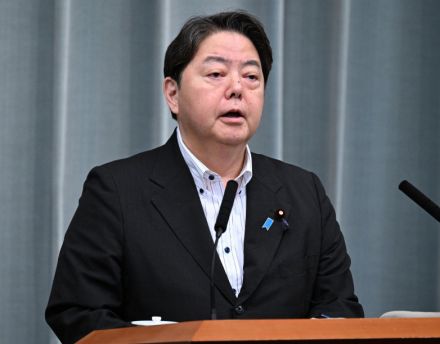 海自の不正受給巡る逮捕者　官房長官「詳しく公表すべきだった」