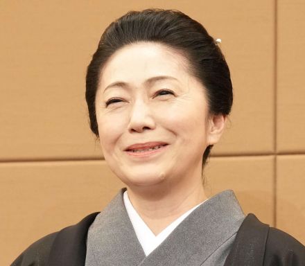 石川さゆり、能登で歌唱　観客の笑顔に囲まれ「能登の皆さんの笑顔を見てください」