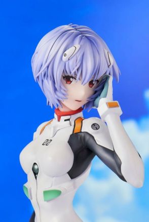 「エヴァンゲリオン」綾波レイ＆アスカが美麗にフィギュア化　“貞本エヴァ”仕様で「決定版」と銘打つ