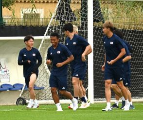 パリ五輪サッカー代表・三戸　寮でも同部屋“先輩”加入で「うれしい」同時にピッチに立つ可能性も