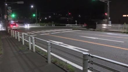 信号無視し追跡受ける…パトカーに追われた軽乗用車が信号待ちの車など計5台と衝突しながら逃走 ケガ人なし