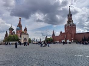 夏のモスクワの違和感　ロシア人にとってウクライナ侵略とは何なのか　赤の広場で