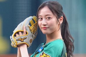 甲子園に舞い降りた“ポニテ美女”が「きゃわわ」　豪快投球をファン称賛「素晴らしい」