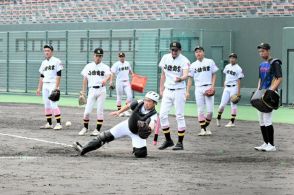 高校野球準々決勝に向け練習　臨時駐車場とシャトルバス用意