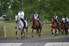 馬の脚力、持久力競う　鶴居で大会、道内5乗馬クから参加