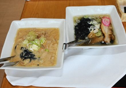 黒いラーメンに黒カツ定食　旧産炭地で石炭モチーフの特産品開発