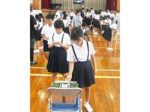 選挙の大切さ学ぶ　和泊小で出前授業　和泊町選管