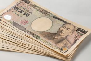 父から毎年「100万円」を相続税対策として受け取っています。来年は子どもの大学費用として「400万円」援助してくれるそうなのですが、非課税の制度を利用すれば、100万円も受け取って大丈夫ですよね…？