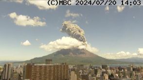 桜島で爆発　噴煙3700メートルの高さ　桜島でやや多量の降灰予想　鹿児島