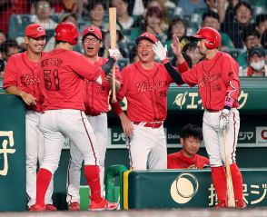 小園、殊勲の犠飛　プロ野球・広島