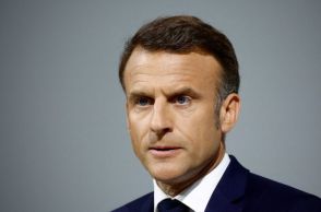 フランスで首相選出や組閣が難航　背景にメランション氏の存在