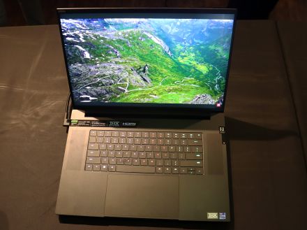 ゲーミングノートPC「Razer Blade 18」、約90万円の最上位モデルを7月26日に国内発売