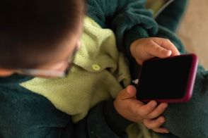 子がスマホで課金！？お金は無限でないことを学ばせよう