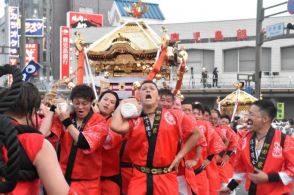 まつりのべおかに７万人　みこし、総踊り熱気