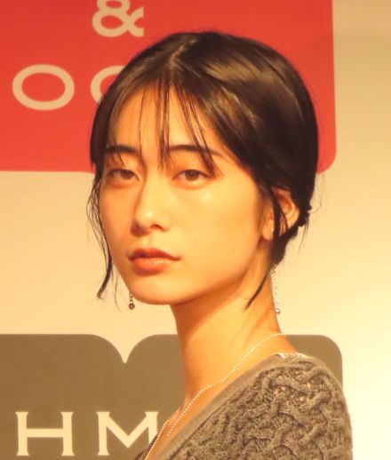 ExWHYZのmikinaが人生初記者会見に緊張「黒歴史にならないようにしたい」写真集発売