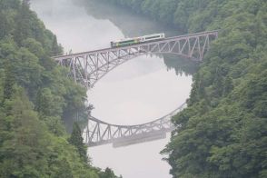 鉄道ファンから海外の観光客まで集う人気の撮影スポット　幻想的なＪＲ只見線の夏　　味・旅・遊