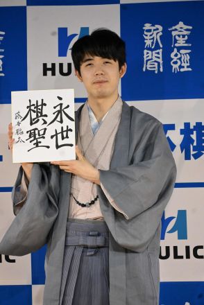 AI時代の最先端にいる藤井聡太７冠　22歳「試練の夏」　「真夏の７番勝負」は１勝１敗タイに