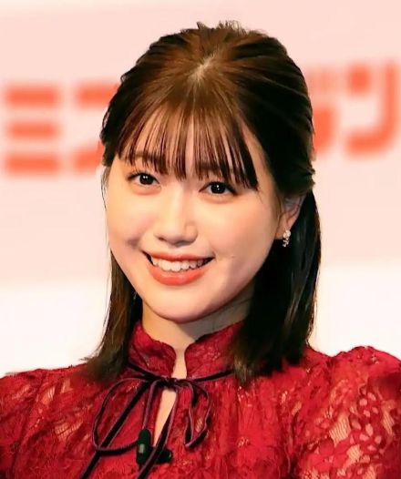 ＜和泉芳怜＞「毎日あつすぎる、、」水着写真投稿に反響　「きれい、美しい、スタイル抜群」「涼がとれました」