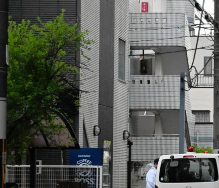 第一通報者の女を逮捕　マンション一室で男性殺害の疑い　京都府警