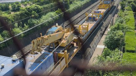 東海道新幹線　保守用の車両同士が衝突　名古屋駅と浜松駅の間で運転を見合わせ