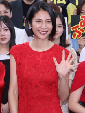 ＜松下奈緒＞セレブ妻役も庶民派の一面　“直売所マニア”　比嘉愛未「オープン待ちしてる」と暴露