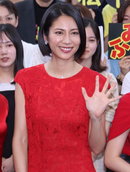 ＜松下奈緒＞セレブ妻役も庶民派の一面　“直売所マニア”　比嘉愛未「オープン待ちしてる」と暴露