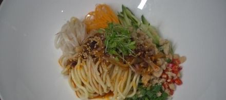 四川の涼麺：夏の「ひんやりピリ辛」の魅力