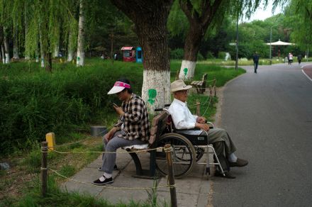 中国、退職年齢を段階的に引き上げへ　年金財政圧力の緩和狙う