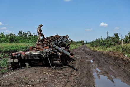 「失った戦車は3000台超」ロシアの戦車枯渇、旧ソ連時代の装備にも限界が...近づく局面の変化