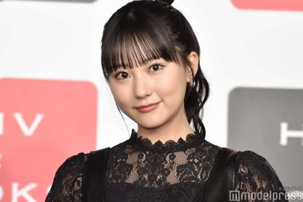 田中美久、美谷間際立つ水着姿披露 ナイトプール満喫ショットに反響