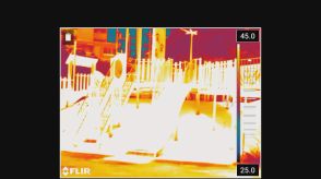 公園遊具の温度は「67℃」サーモグラフィーカメラで街中を撮影すると… 体温をこえる危険な暑さ