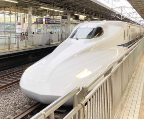 「ＵＳＪ行けないなんて」「在来線を乗り継ぐかどうか…」東海道新幹線が運休、困惑に包まれる新横浜駅