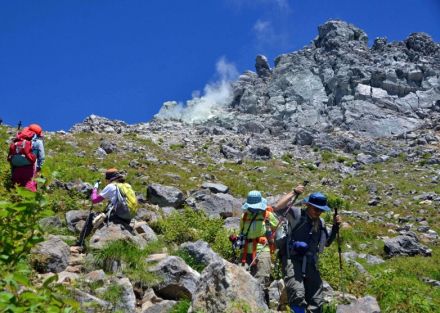 めざす頂は活火山？　登山中に噴火「勝負は2分」　どう備えたら