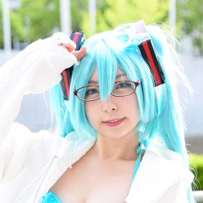 「初音ミクちゃんが大好きで、10年以上コスプレをしてきました」という水着コスプレイヤーが話す“コスプレのこだわり”