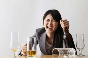 嫌われる上司が会社の飲み会の「店員との会話」で無意識にやっている超残念な行動・ワースト1