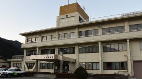 おみくじ箱盗んだ疑い、５３歳男逮捕　空き家で容疑者発見、岐阜・下呂署