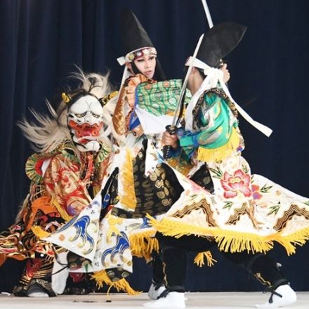 広島で「神楽甲子園」高校生が迫力の舞　全国から過去最多２２校出場「各地の舞い見て勉強になる」　今年１３回目