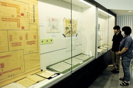 「通俗教育」歴史ひもとく 長野県松本市文書館で旧開智学校資料展