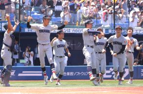 【高校野球】 横浜がサヨナラで決勝へ 　２年の奥村凌大が殊勲打「絶対に打ってやる」