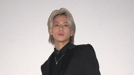 平野紫耀 全身黒の「爆イケ」スーツ姿披露！ルイ・ヴィトンのシックなコーデに「とんでもないビジュアル」とファン歓喜