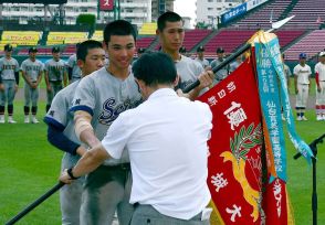 夏の高校野球宮城大会　聖和学園が春夏通じて初Ｖ　１９安打の猛攻、仙台育英破る