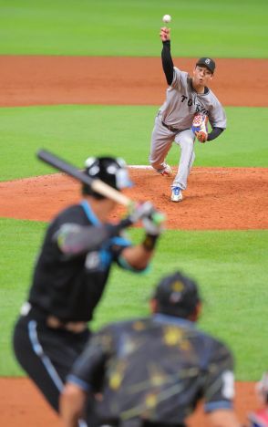 【球宴】山崎伊織が７１キロ魔球スローカーブを披露！　３球続けて万波に特大飛球浴びるも０封