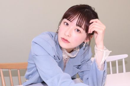 ＜鈴木美羽＞「王様のブランチ」出演の現役戦隊ヒロイン　「記念すべき初グラビア」で夏らしく肌見せ