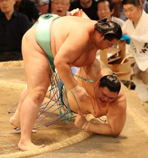 【二所ノ関　真眼】琴桜が大の里誘い込んだ独特の距離感　残り全勝で照ノ富士についていくことが大関の責任