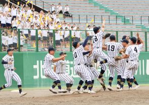 白樺学園、王者クラーク撃破　亀田直紀監督就任３年目で甲子園「最後に３年生が活躍してくれてよかった」