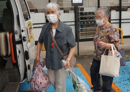 “買い物の足”支援　北上市社福法人連絡会 和賀で試行2年目　高齢者ら無料送迎【岩手】